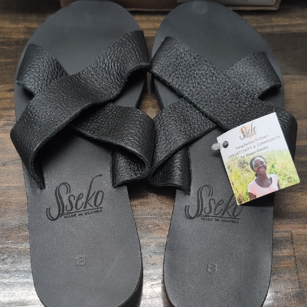 Sseko Designs Black Crossover Leather Slide Sandals Size 8 New In Box - Picture 2 of 10